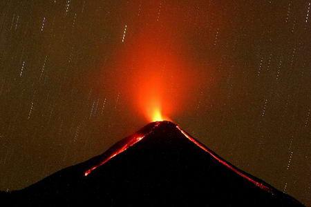 火山(shān)喷发后如何逃生