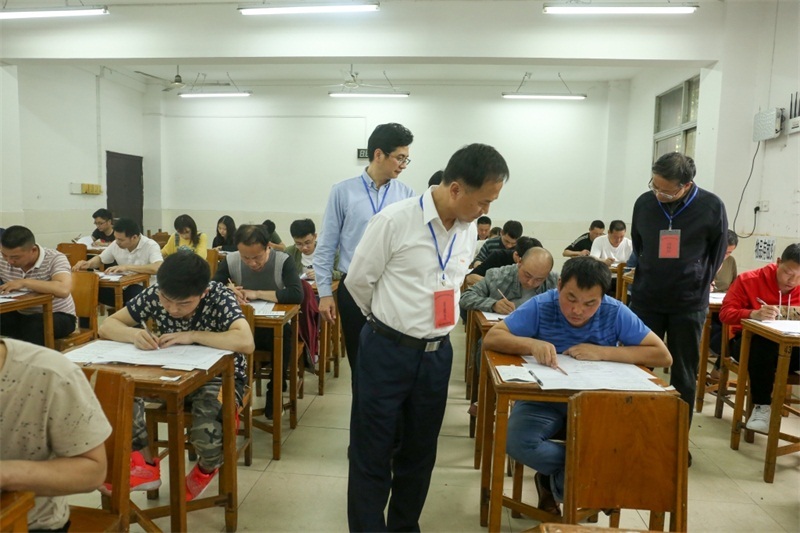 湖(hú)北省人民(mín)防空辦(bàn)公(gōng)室組織人防行業技(jì )術人員集中(zhōng)考試